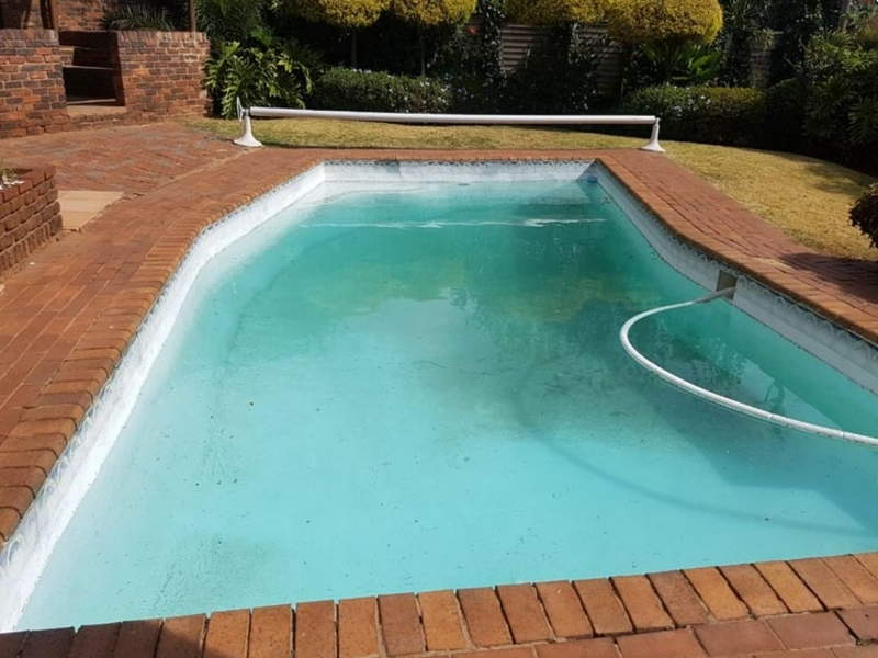 pool cleaning Noordheuwel