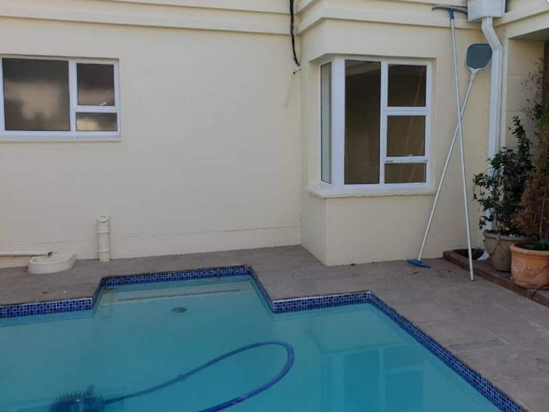 pool cleaning Roodekrans