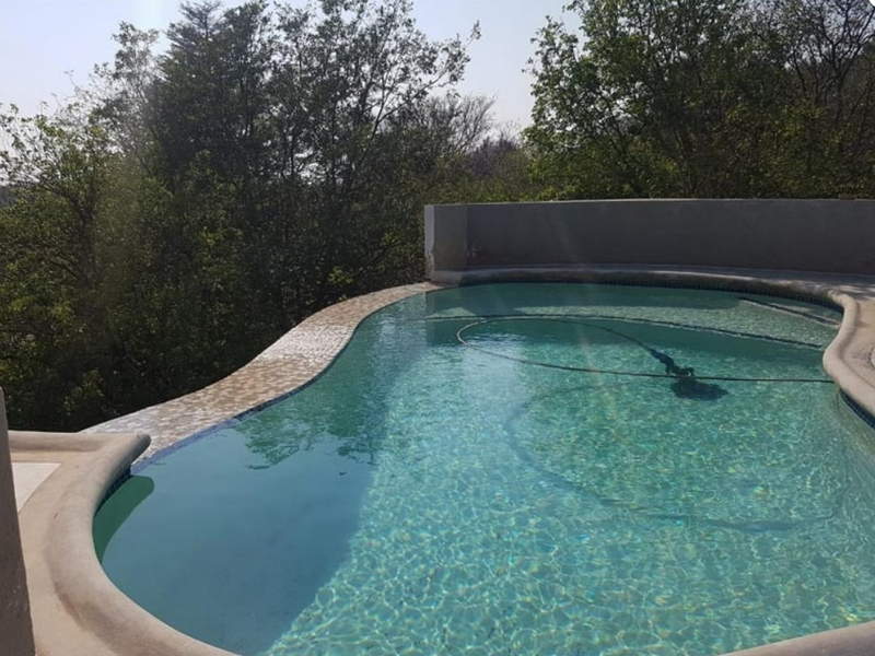 pool maintenance Chancliff Ridge